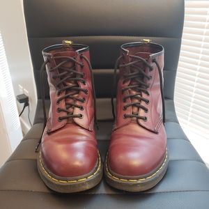 🍎 DR MARTENS RED/BURGUNDY BOOTS 🍒